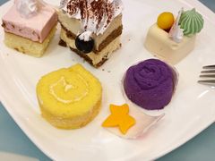 -亚洲国际大酒店·云顶阁旋转自助餐厅