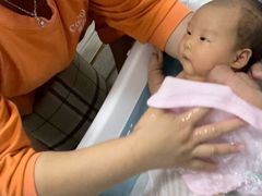 -爱的果实月嫂育婴师(世纪东方店)