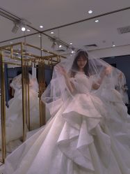 点击看大图 -GRACE KELLY婚纱与礼服(北京店)