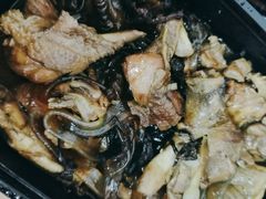 小鸡炖蘑菇-关东小磨东北菜(上海长风大悦城店)
