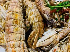 -三亚火车头万人海鲜广场