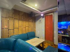 -蓝尊量贩(黄河路店)