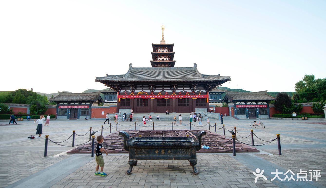 来到这里，能瞻拜到佛祖舍利，真是无上的荣幸