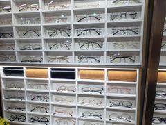 -视野联行眼镜·蔡司授权店(长白万象汇店)