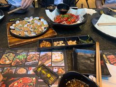 -何师烧烤·香辣蟹·川菜·30年老品牌(太古里旗舰店)