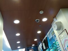 -全家便利店(襄阳南路店)