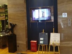 -武汉光谷广场杨家湾地铁站怡程酒店