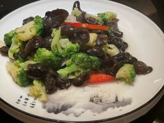 -虹泥小厨(南国花园总店)