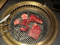 -铭牛烧肉·和牛海鲜自助(高新月牙湖店)