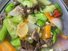 鸡杂炒丝瓜-潮记农庄