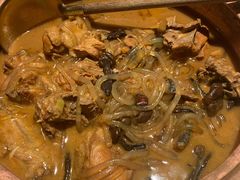 小鸡炖蘑菇-关东小磨东北菜(漕河泾印象城店)