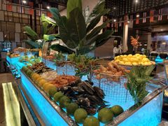 -广州万富希尔顿酒店·感趣自助餐厅·金秋蟹宴生蚝海鲜刺身烧烤