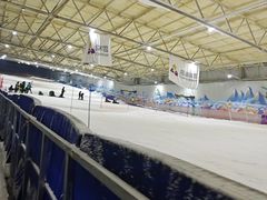 -乔波室内滑雪场