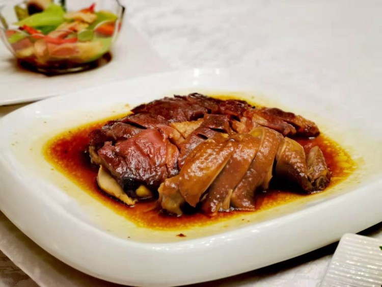 集江河湖海之鲜 玉盘珍馐值万钱