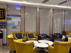 -潮漫酒店(北京通州环球度假区临河里地铁站店)