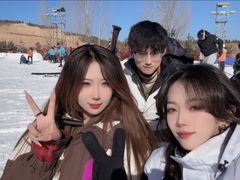 -采薇庄园四季滑雪场