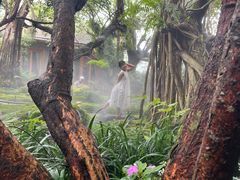 -Chom Cafe and Restaurant