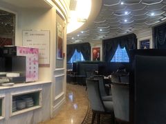 -蓝鲸大酒店旋转餐厅