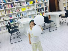 -钟书阁(松江泰晤士小镇店)