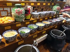 自助调料区-小天鹅火锅·一线江景洪鼎旗舰店(洪崖洞店)