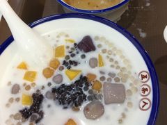 -五条人糖水铺(万达店)