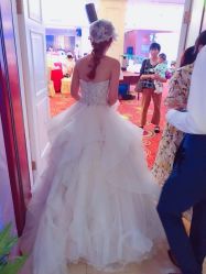 -艾米丽婚纱礼服