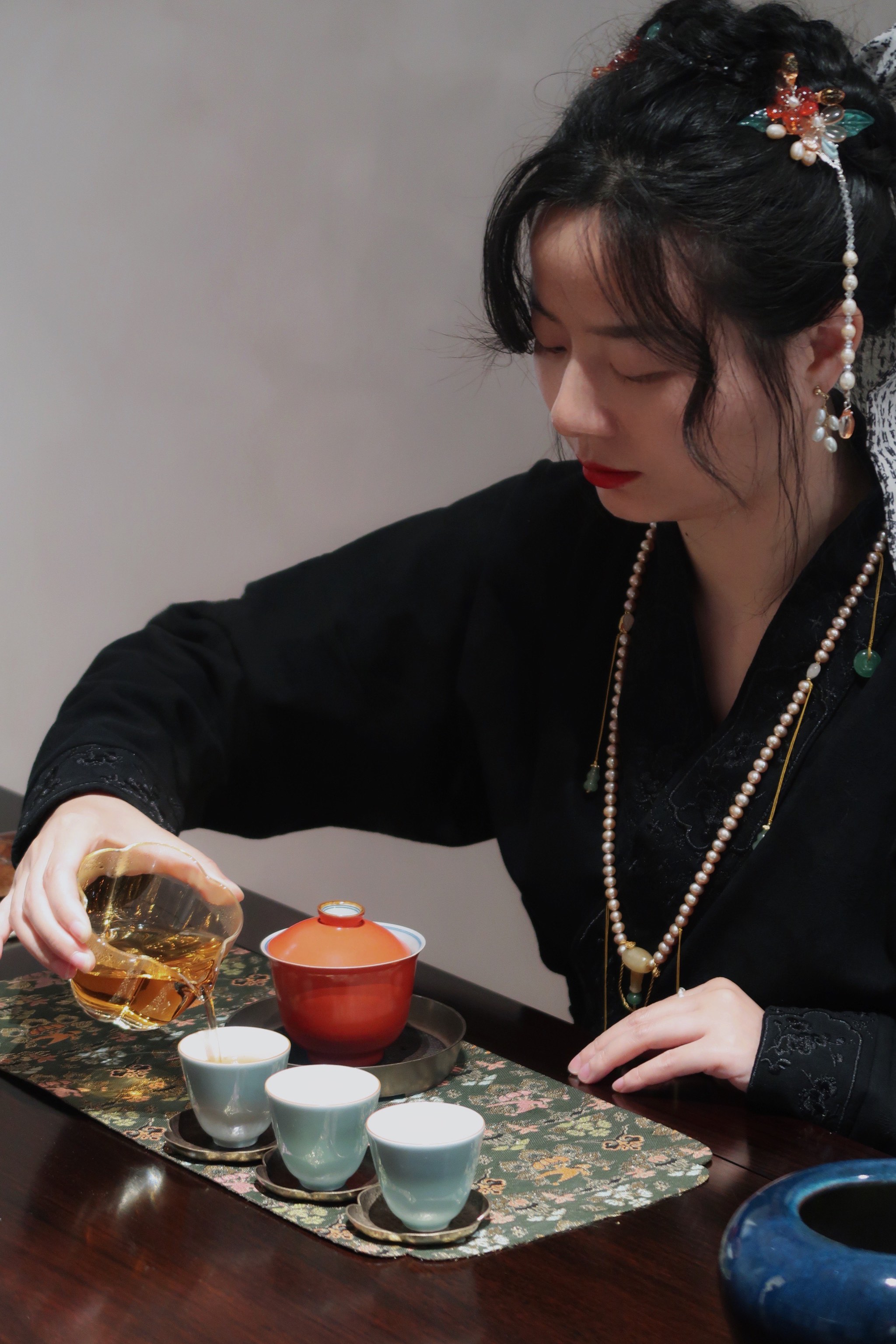 汉服美女泡茶图片