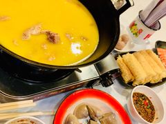 -鲜入围煮花胶鸡海鲜火锅