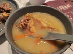 -洪氏嗨捞·广东猪肚鸡·椰子鸡火锅(西咸万象城店)