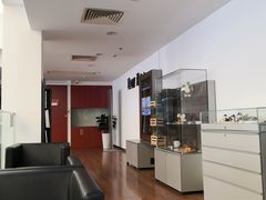 -上海星瀚奔驰4S店(红柳路店)