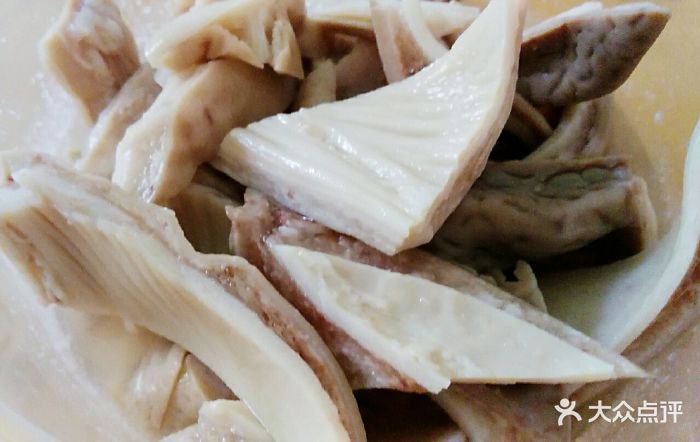 盐水泡椒卤猪肚