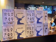 -瑞幸咖啡(华新地铁站地下商业街店)