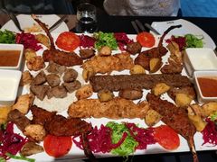 碎牛肉饼烤肉拼盘-Efes Turkish & Mediterranean Cuisine 艾菲斯餐厅(陆家嘴店)