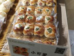 -顶东面包花园·生日蛋糕(世博店)