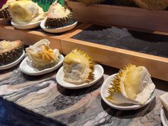 -雍容荟帝王蟹活龙虾展台自助(IFS黑金店)