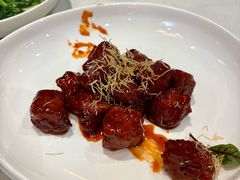 红酒泡沫牛仔粒-荟廷·晶萃(陆家嘴尚悦湾店)