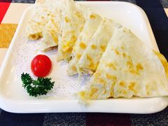 鸡肉凯撒迪亚芝士饼-遇见西木美式餐厅(体育路店)