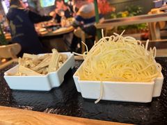 -鹿鸣山草本茶香火锅(园西路店)