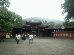 -峨眉山报国寺
