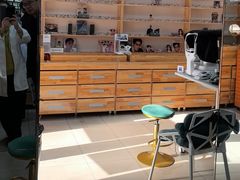 -豪门视光·星趣控·蔡司依视路眼镜代理商(中央大街店)