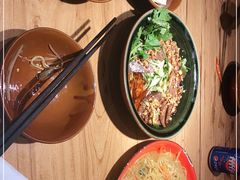 -先启半步颠小酒馆(虹桥龙湖天街店)