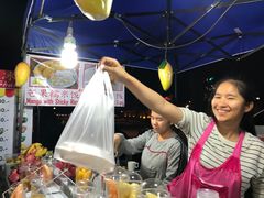 -芒果糯米饭摊子