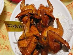 招牌烤乳鸽-石岐佬中山菜馆(张溪店)
