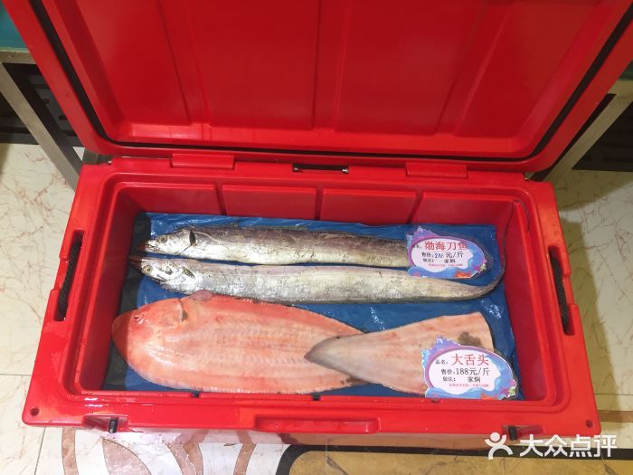 品海楼·大连海胆锅贴馆(东港店)水产区图片