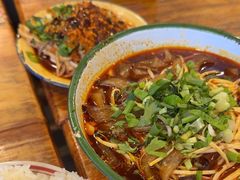 -拈签一笑黄牛肉辣卤串串