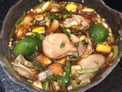 -何妹湿辣牛肉·粤式烧烤砂煲(桂雅路店)