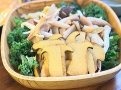 -花菇朵·云山雀 ll 野生菌锅·野果酸汤·精品滇菜(万柳店)