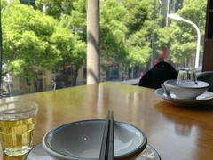 靠窗位-筱树洞烧烤餐厅(大中路步行街店)