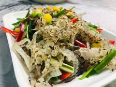 泡椒辣鱼皮-霸王虾·麻辣小龙虾(清水河公园店)