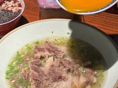 -八月美食小馆(银泰城总店)